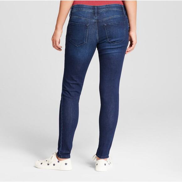 Isabel Maternity by Ingrid & Isabel Under Belly Skinny Maternity Jeans -6 /29” - Picture 3 of 5